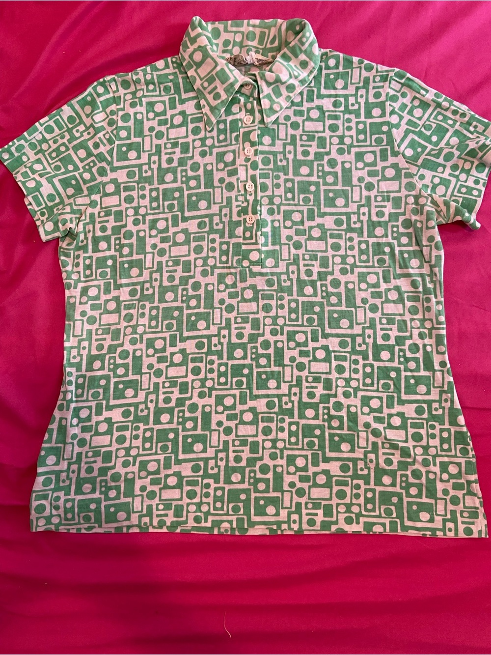 Koret Green and White Geometric Polo